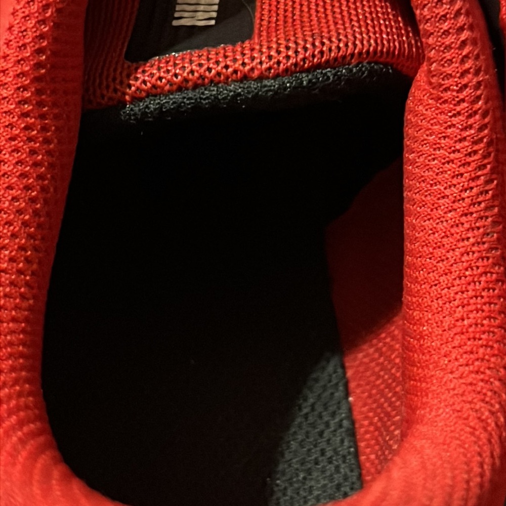 NEW Nike RED Running downshifter 6.5Y NEW BNWOB never worn - Picture 9 of 10